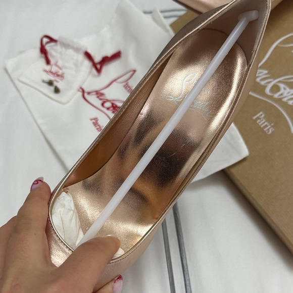 AUTHENTIC Christian Louboutin Women's Metallic Rose Gold Heels - Picture 2 of 4